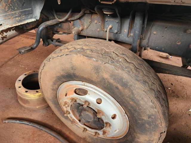 Leilão de Veículo - M. Benz/L 2635 6x4 - Paraguaçu Paulista/SP