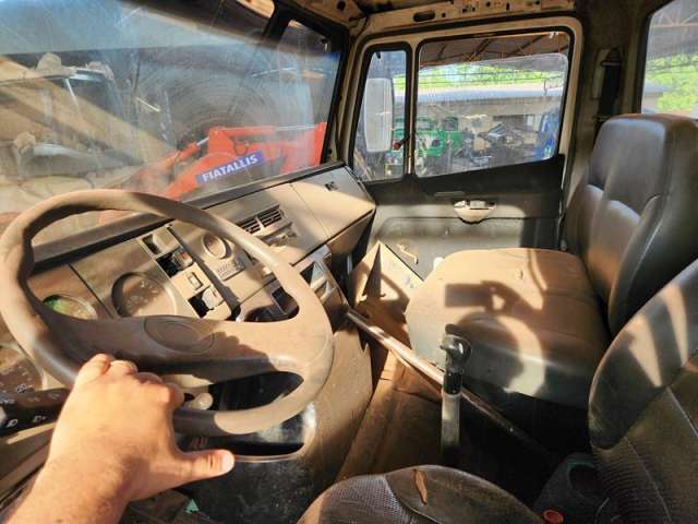 Leilão de Veículo - M. Benz/L 2635 6x4 - Paraguaçu Paulista/SP