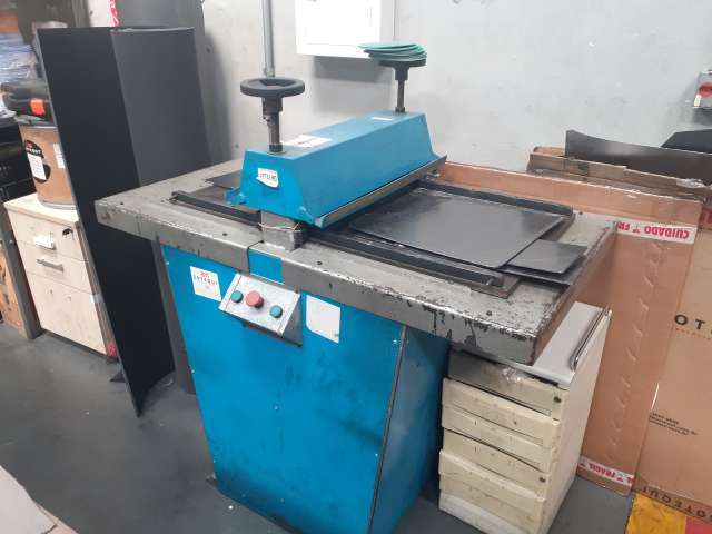 Leilão de Bens Diversos - Máq. rebobinadeira, máq. cortadeira, seladora - São Paulo/SP