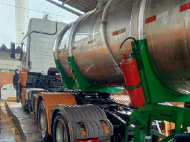 Leilão de Veículo - M.Benz/ Axor 2544 LS - Araucária/PR