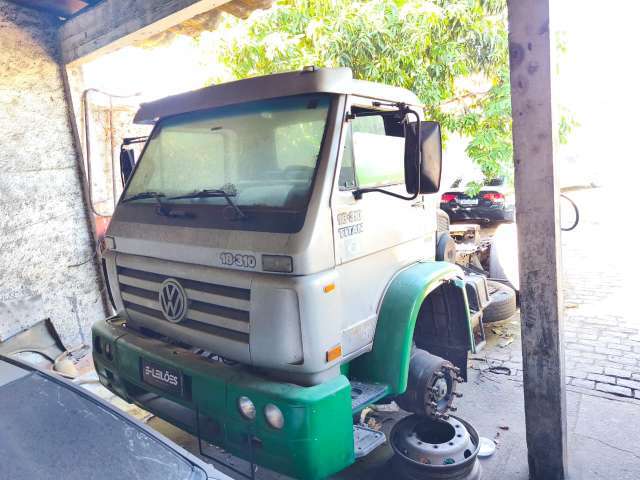 Leilão de Veículos - VW 18.310 Titan  - Guaratinguetá/SP