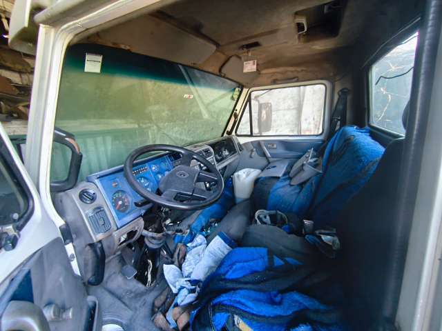 Leilão de Veículos - VW 18.310 Titan  - Guaratinguetá/SP