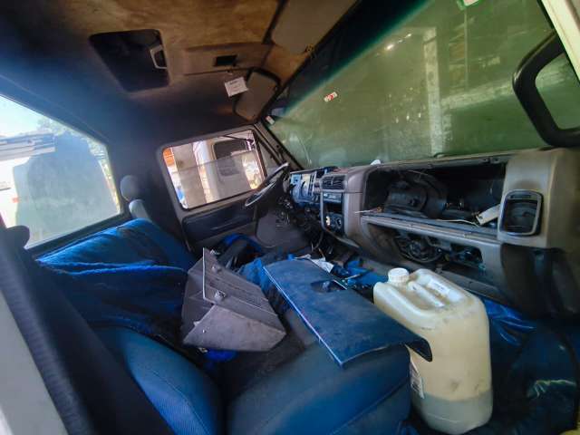 Leilão de Veículos - VW 18.310 Titan  - Guaratinguetá/SP