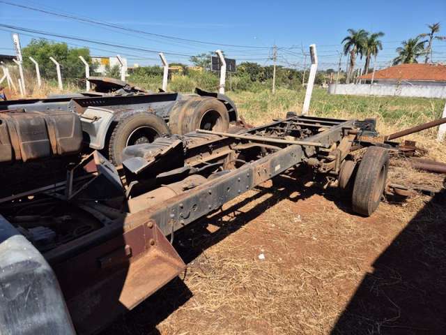 Leilão de Veículo - Ford/Cargo 712 - São José do Rio Preto/SP 