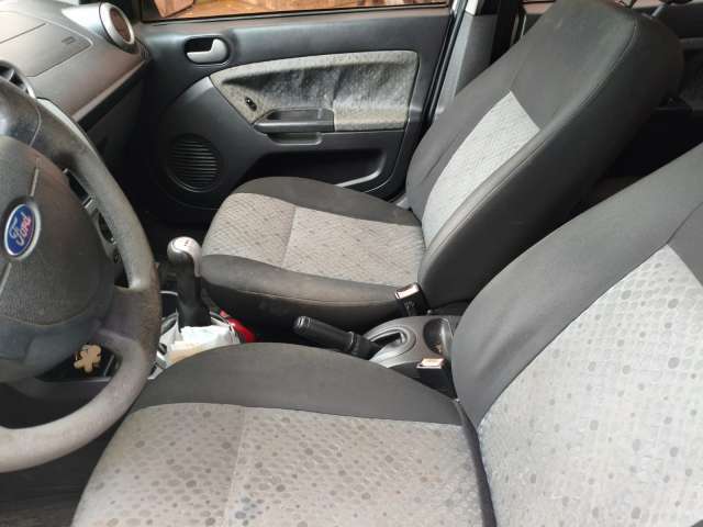 Leilão de Veículos - Ford/Fiesta 1.6 - Guararapes/SP 